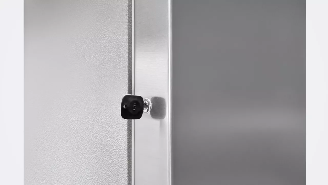 https://s7ap1.scene7.com/is/image/ifb/dc-high-quality-lock-and-key-revised