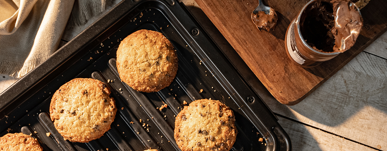 Nutella-Stuffed Chocolate Chip Cookies