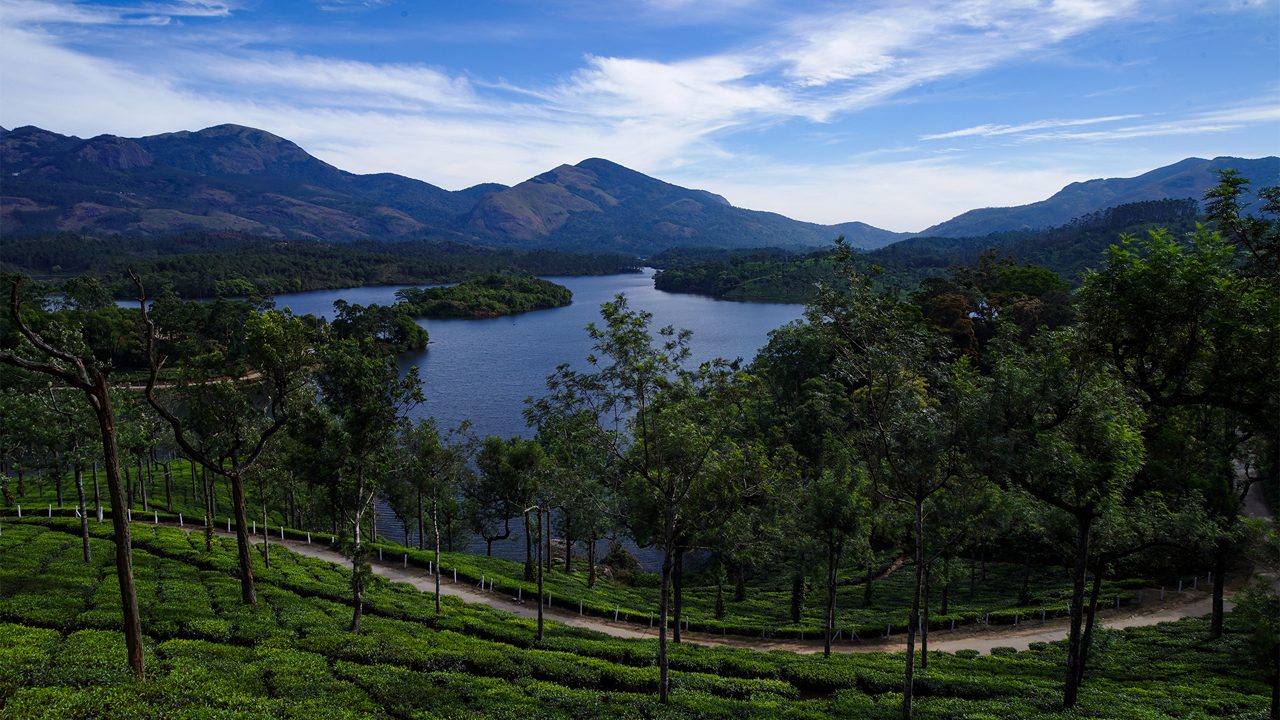 1-anayirankal-munnar-kerala-attr-hero