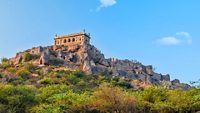 golkonda-fort-hyderabad-telangana