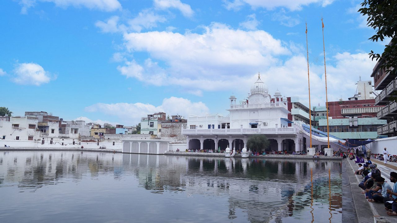 1-gurdwara-bibeksar-sahib-amritsar-punjab-attr-hero