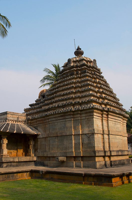 There are two garbhagruhas facing each other. In the right one is the four feet idol of Lord Shri Vishnu in a sitting posture. The idols of Suryanarayana and Mahalaxmi are just behind the main idol.