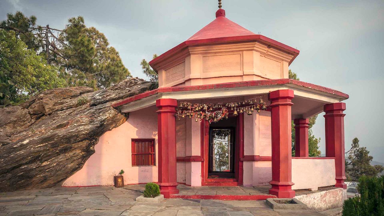 3-kasar-devi-temple-almorah-uttarakhand-attr-hero