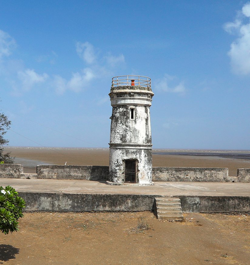 lighthouse-daman