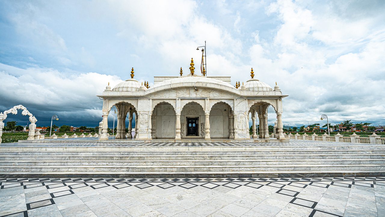 pawapur-jal-mandir-nalanda-bihar-attr-hero