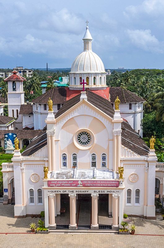 1-rosario-cathedral-mangalore-karnataka-attr-nearby