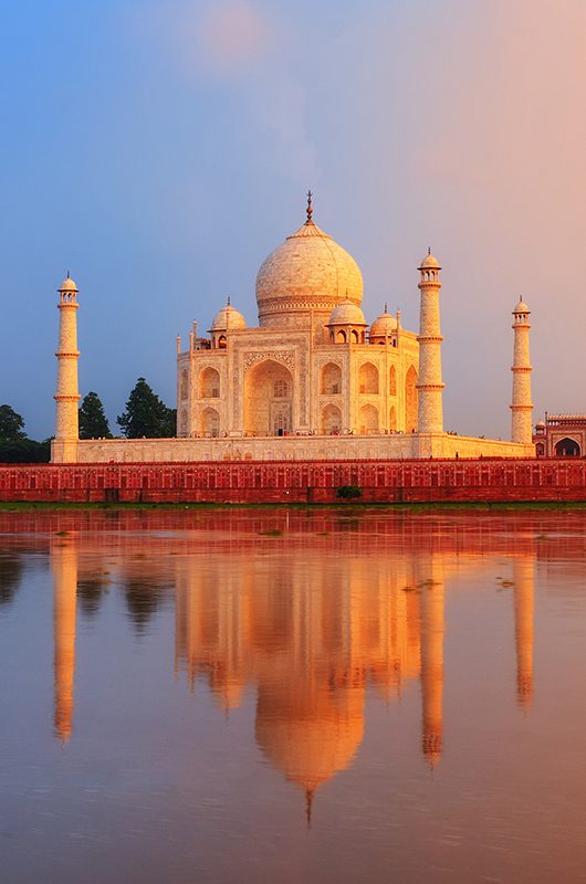 Taj Mahal, Agra, India; Shutterstock ID 196794914; purchase_order: -; job: -; client: -; other: -