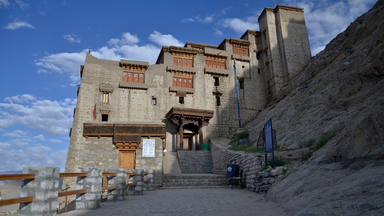 10-leh-palace-leh-ladakh-city-hero-new