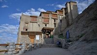 10-leh-palace-leh-ladakh-city-hero-new