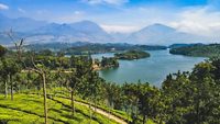 Scenic beauty of Anayirankal Dam located in Munnar. 