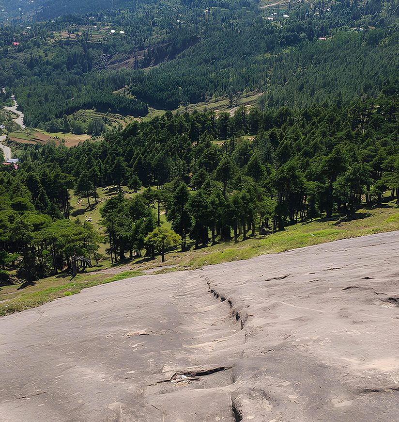 2-billo-ki-powri-patnitop-jammu-_-kashmir-city-ff
