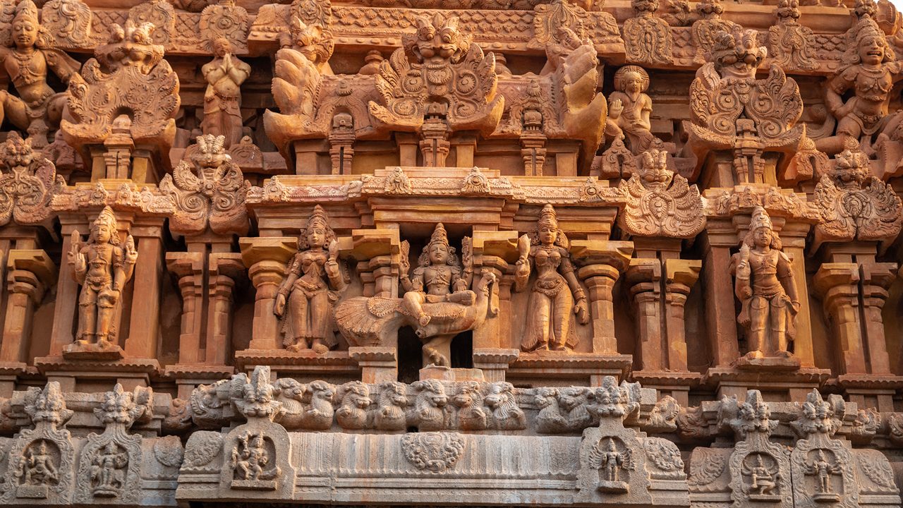 Brihadeeswarar Temple (Tanjore Temple) - view 2