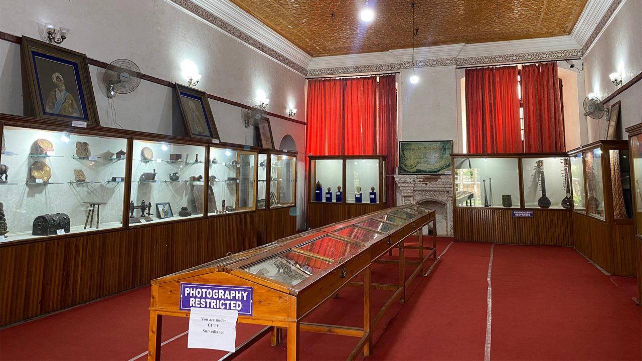 2-dogra-art-museum-jk-attr-hero.jpg