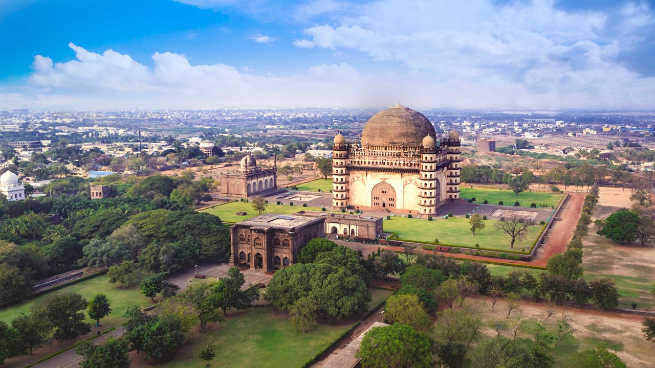 2-gol-gumbaz--bijapur-karnataka-city-hero