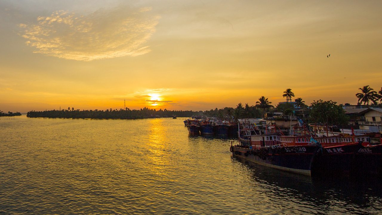 neendakara-port-kollam-kerala-city-hero