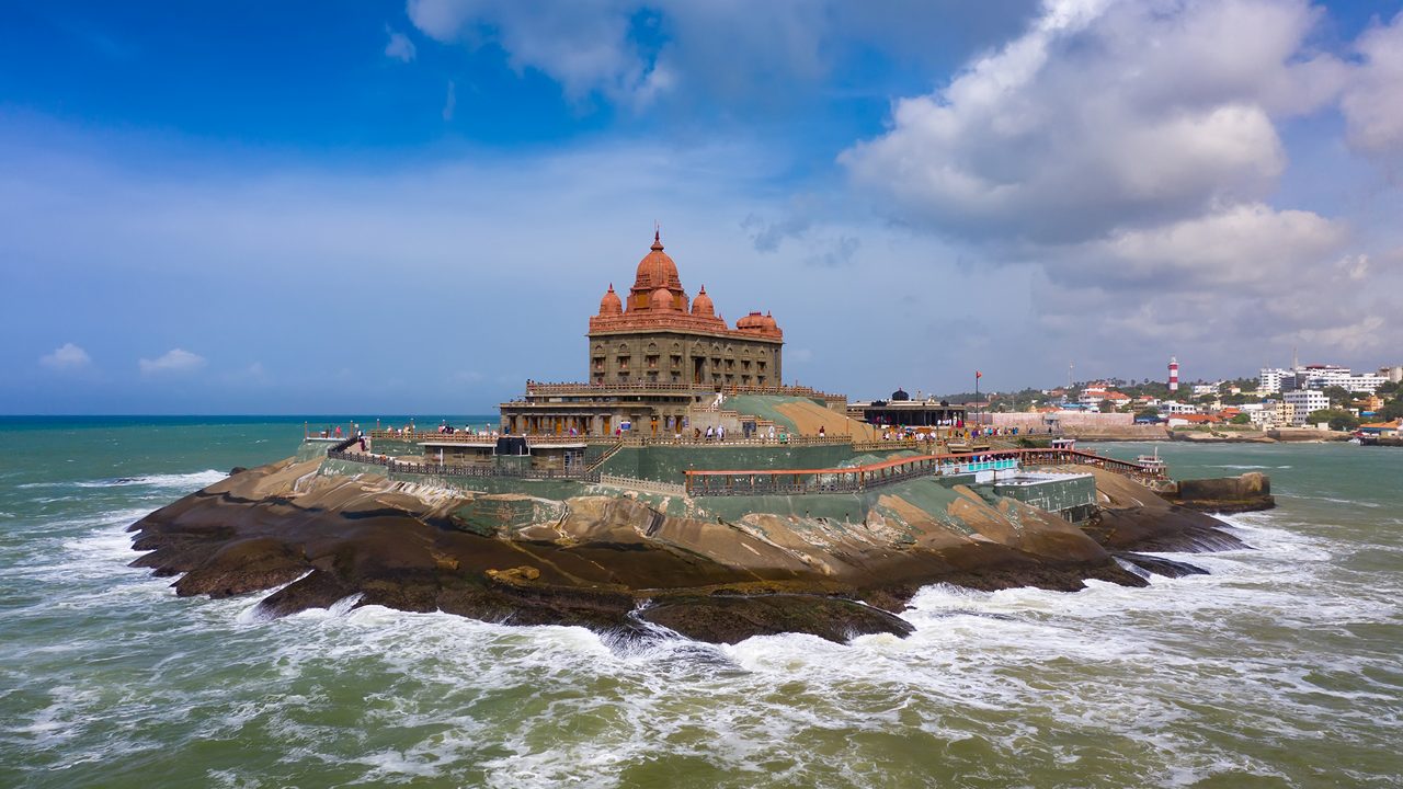 Kanyakumari - Vivekananda Rock Memorial & Thiruvalluvar Statue photographs while sunrise. Aerial Photos of Vivekananda Rock & Thiruvalluvar Statue, Kanyakumari