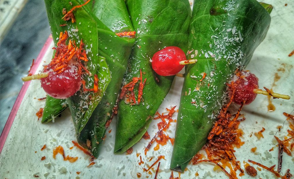 indian paan, sweet paan wrapped in betel leaf, banarasi pan, indian paan health benefits