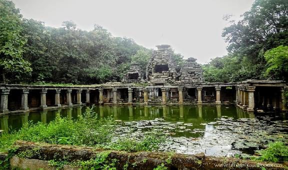 Karpur-Baoli-Ramtek1200yr-Old-Ancient-Temple1-popular