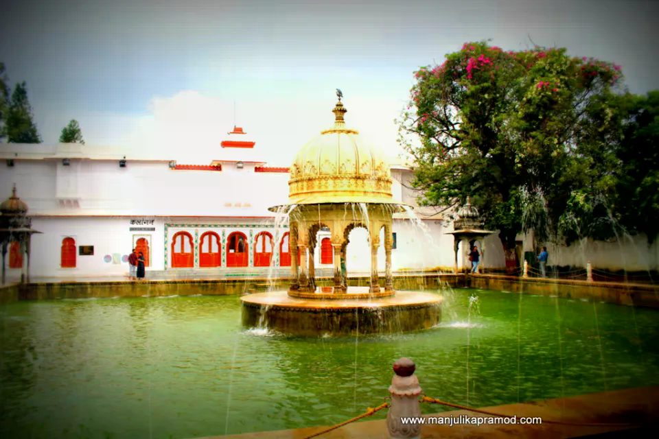 perfect-pre-wedding-shoot-ideas-to-pose-in-udaipur-3