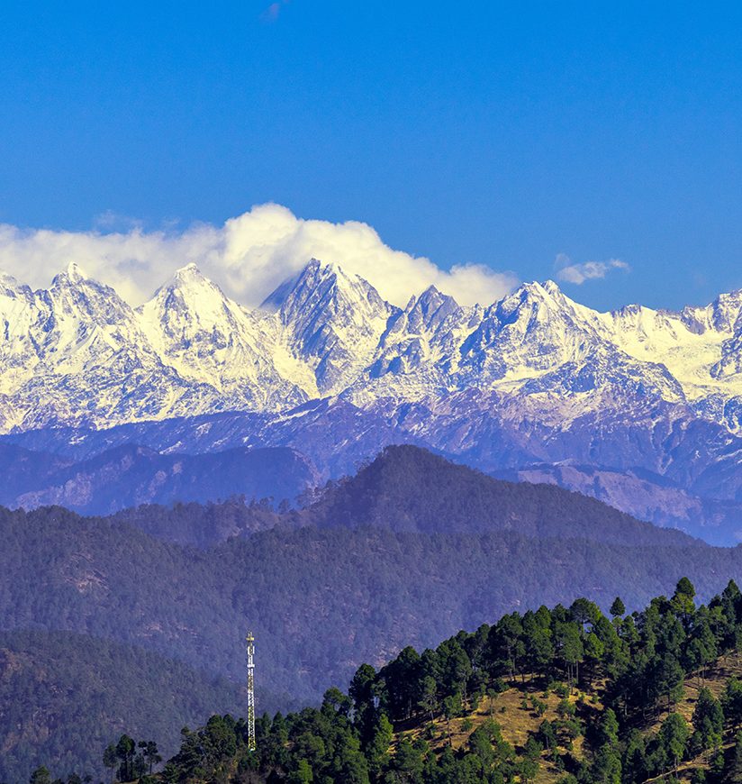 snow-capped-himalayan-peaks-view-kausani-city-body