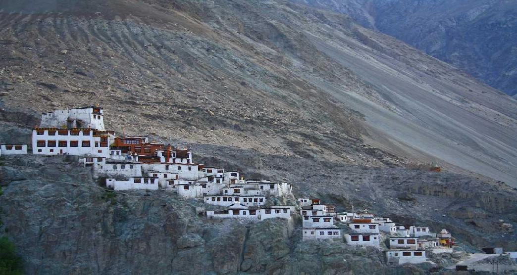 the-sand-dunes-in-ladakh-hundar7-about