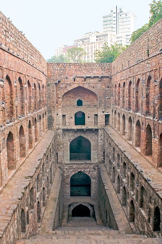 agrasen-ki-baoli-delhi-delhi-1-attr-nearby