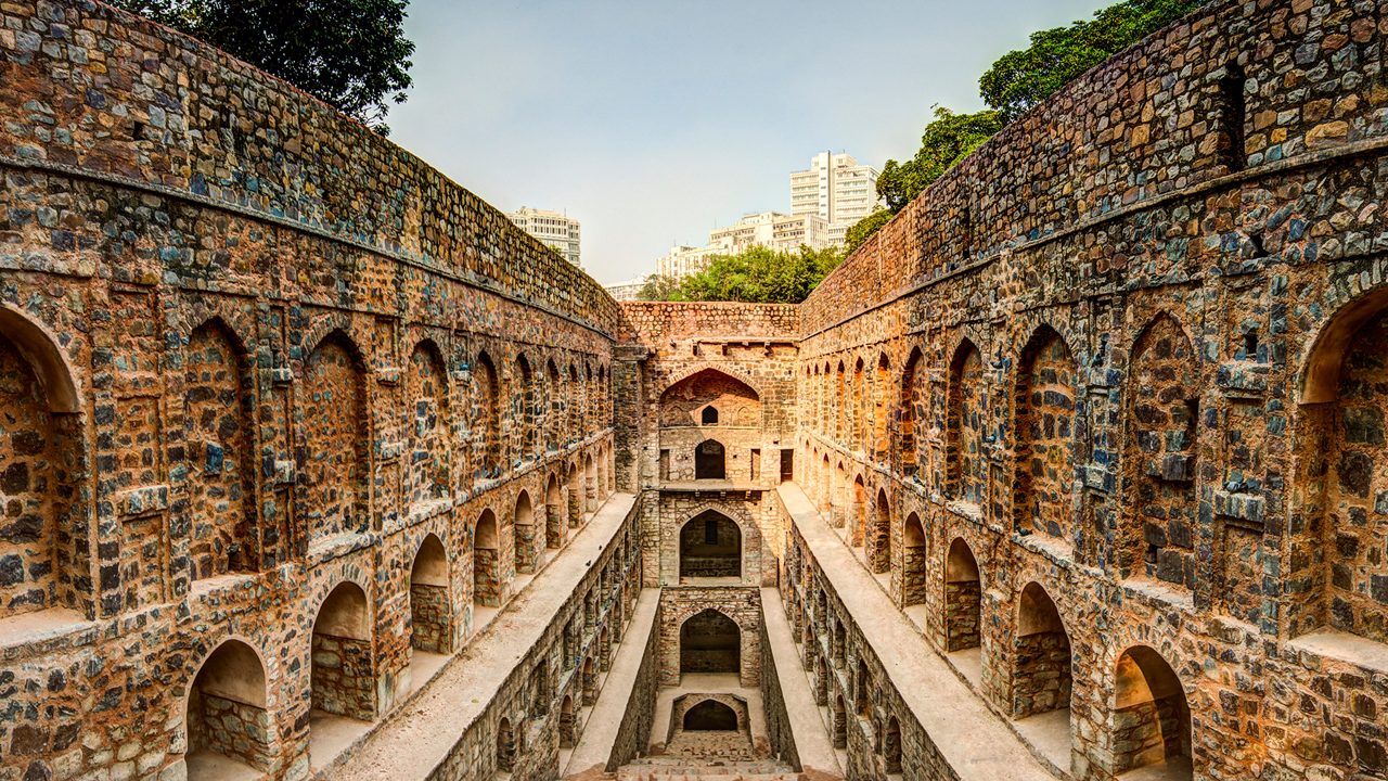 agrasen-ki-baoli-delhi-attr-hero