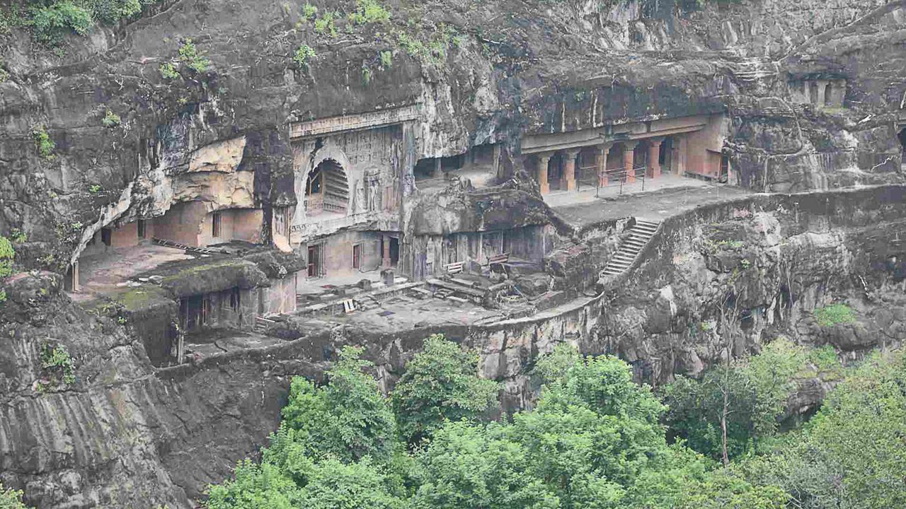 ajanta-caves-maharashtra-2-attr-hero