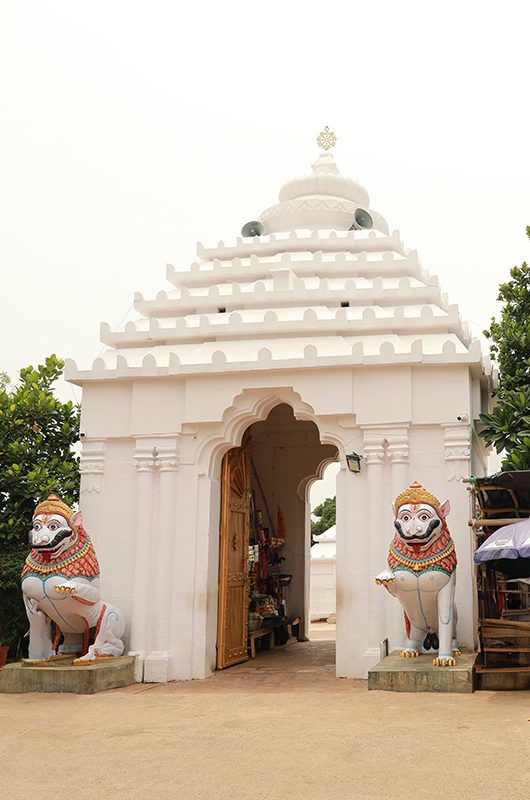 alarnatha-temple-or-alvarnaatha-puri-odisha-1-attr-nearby