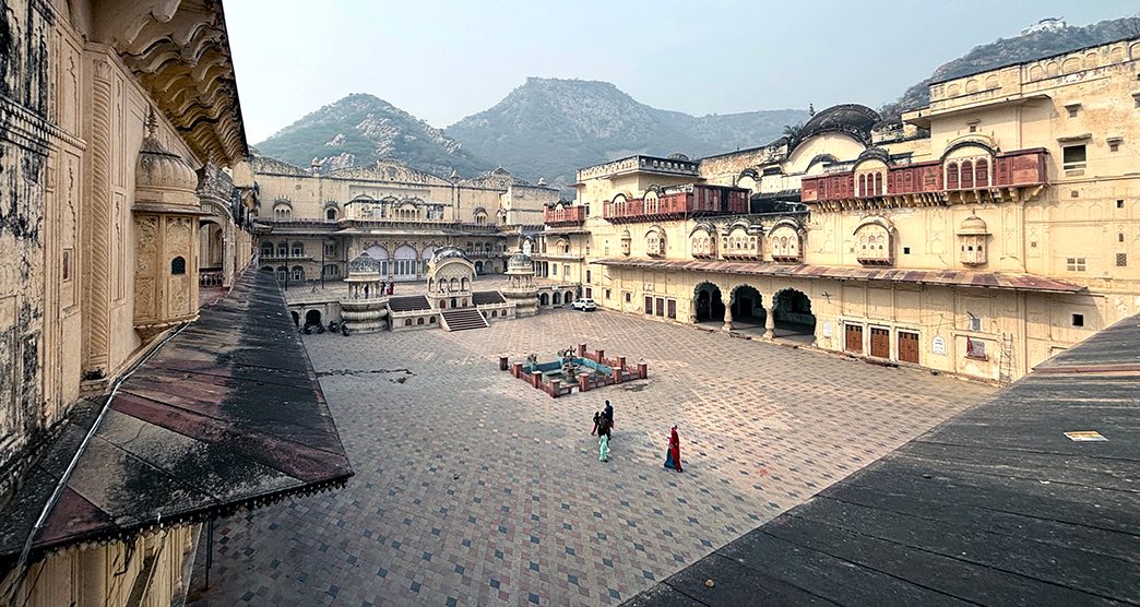 alwar-city-palace-alwar-rajasthan-attr-about.jpg