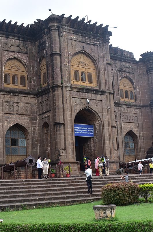 archaeological-museum-bijapur-karnataka-1-attr-nearby