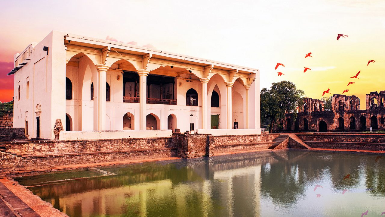 04 Jun 2008 Asar Mahal, Vijayapura, Karnataka, India