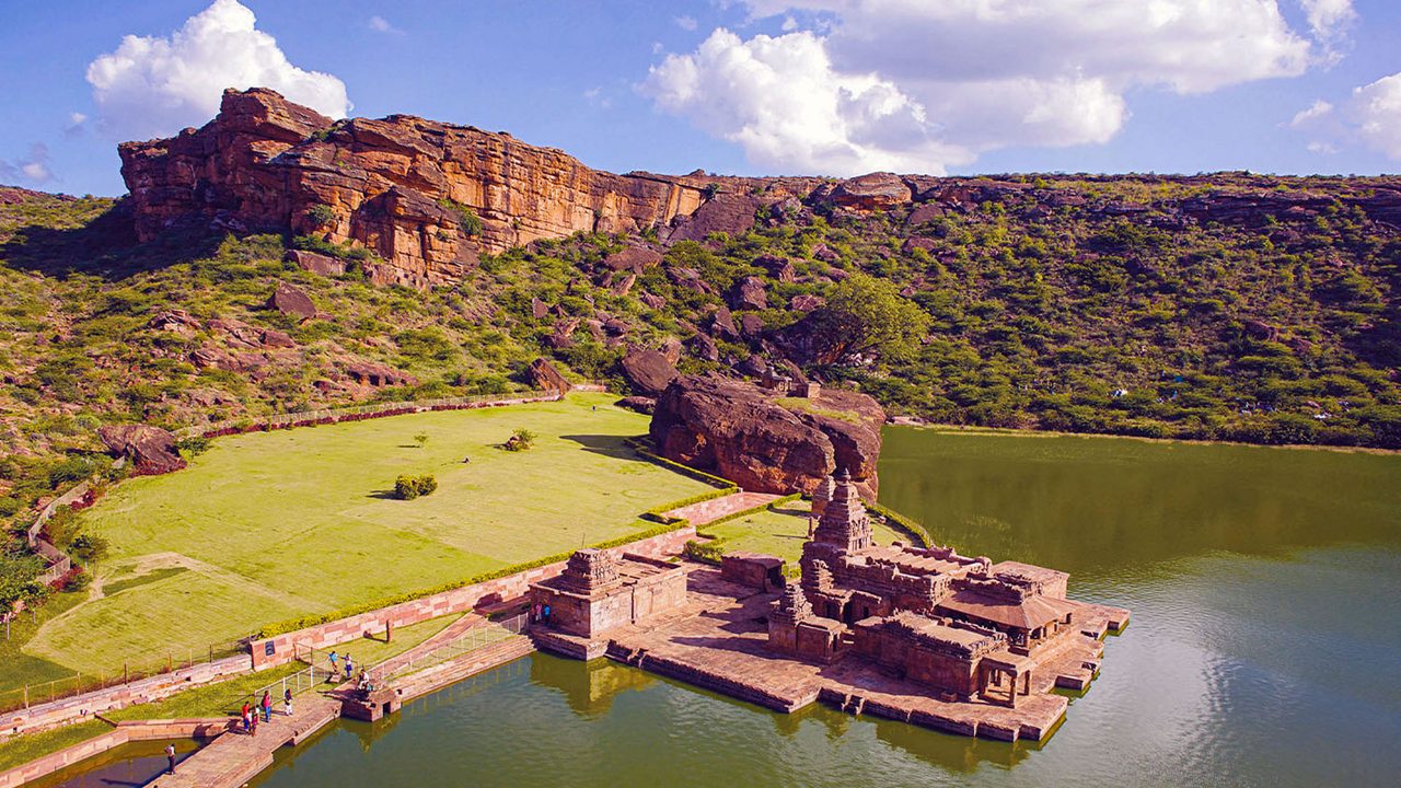 badami-fort-badami-karnataka-1-attr-hero