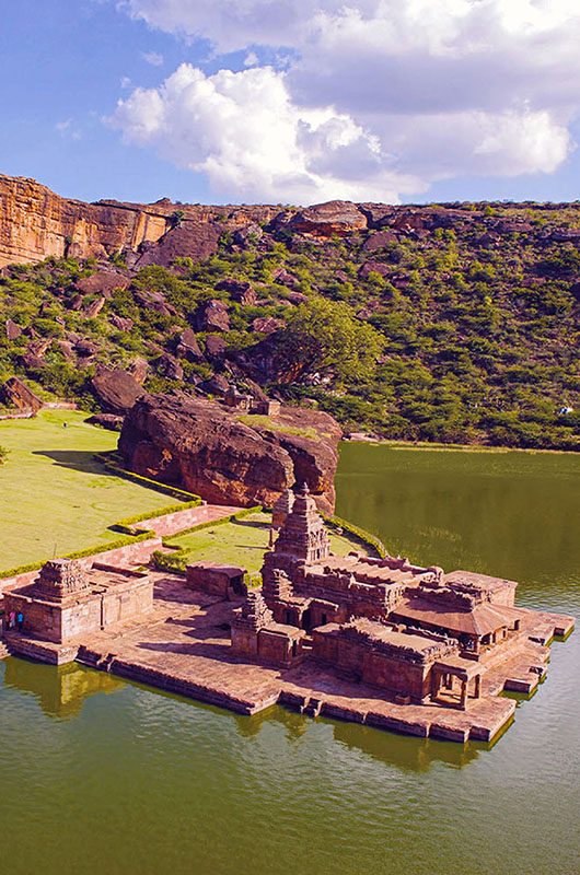 badami-fort-badami-karnataka-1-attr-nearby