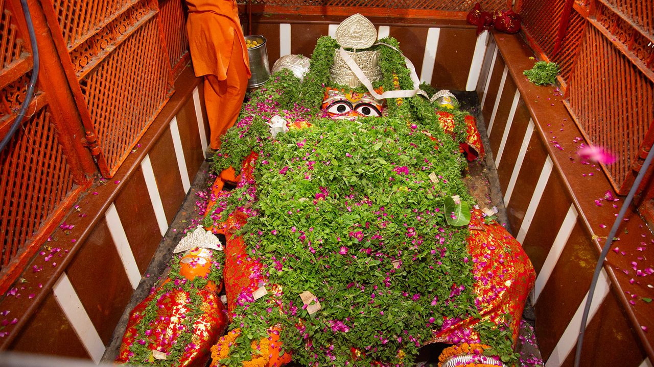bade-hanuman-temple1-prayagraj-up-attr-hero