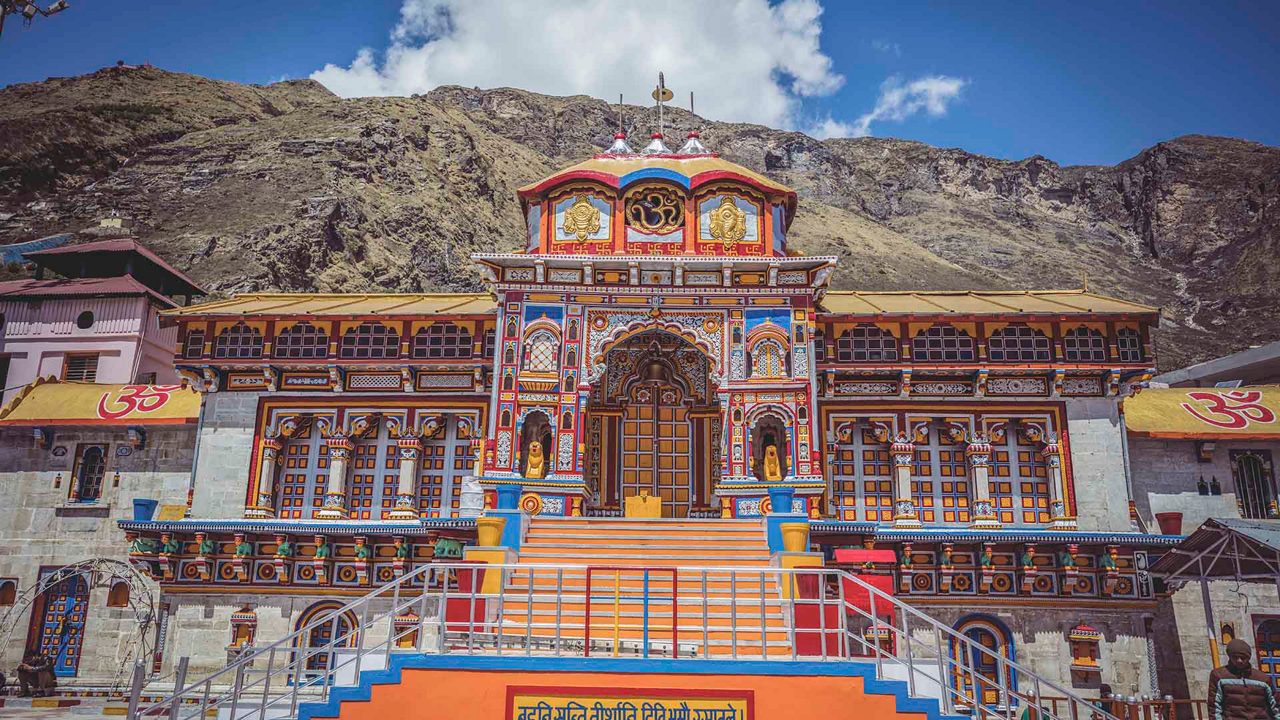 badrinath-temple-uttarakhand-state-hero