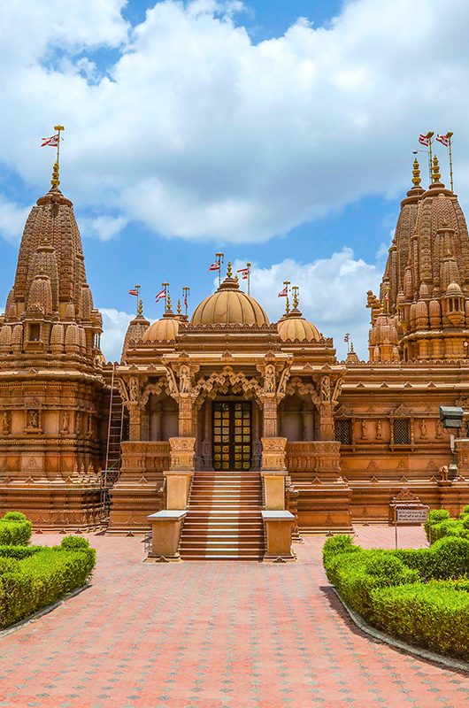 baps-swaminarayan-temple-silvassa-dadra-and-nagar-haveli-1-attr-nearby