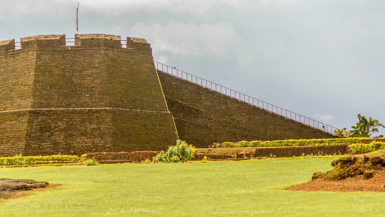 Beauty of kasaragod bekal fort cloudy weather sea shore 