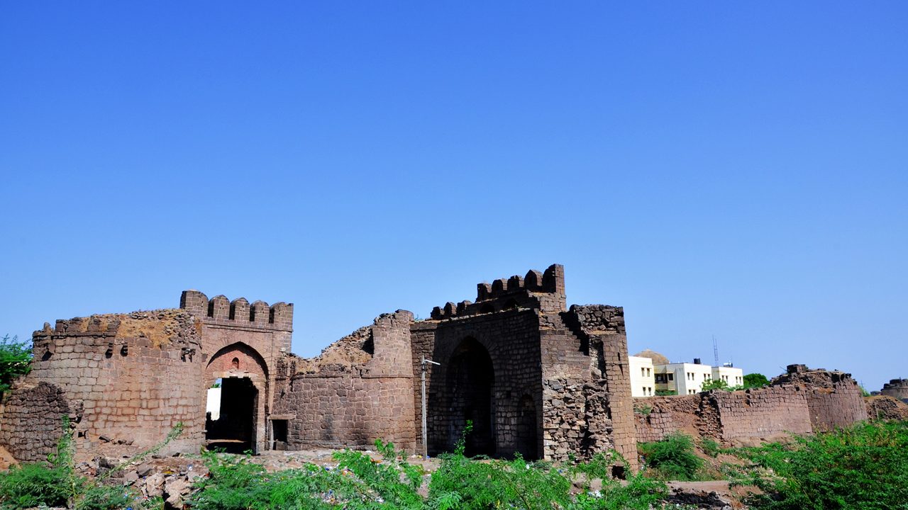 bijapur-fort-bijapur-karnataka-1-attr-hero