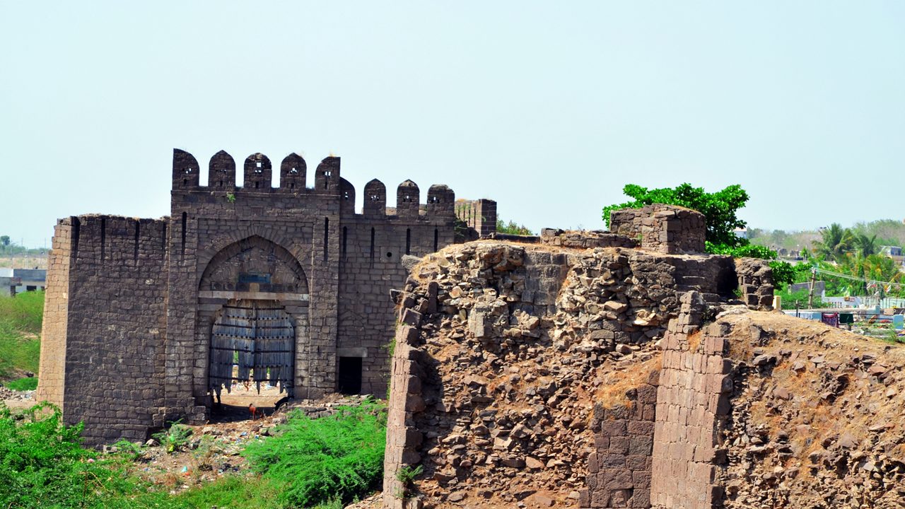 bijapur-fort-bijapur-karnataka-2-attr-hero