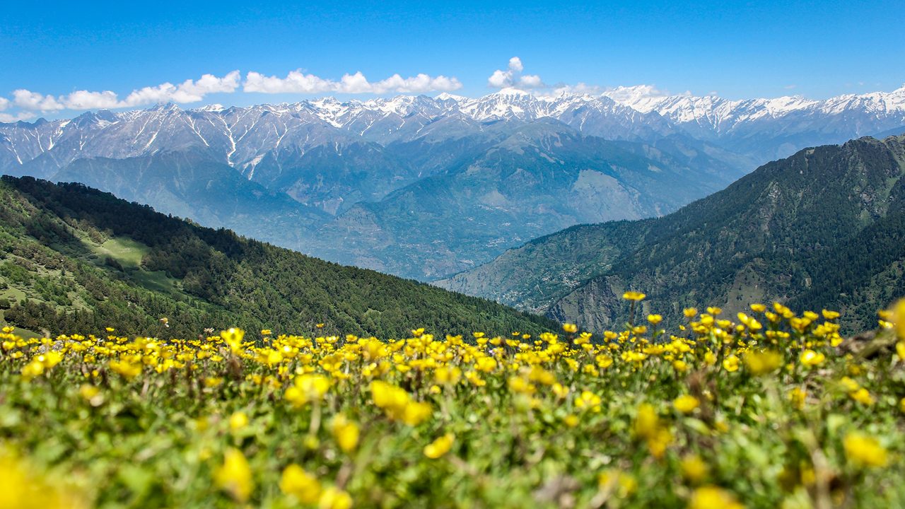 On top of the Chanderkhani Pass in the Himalayas