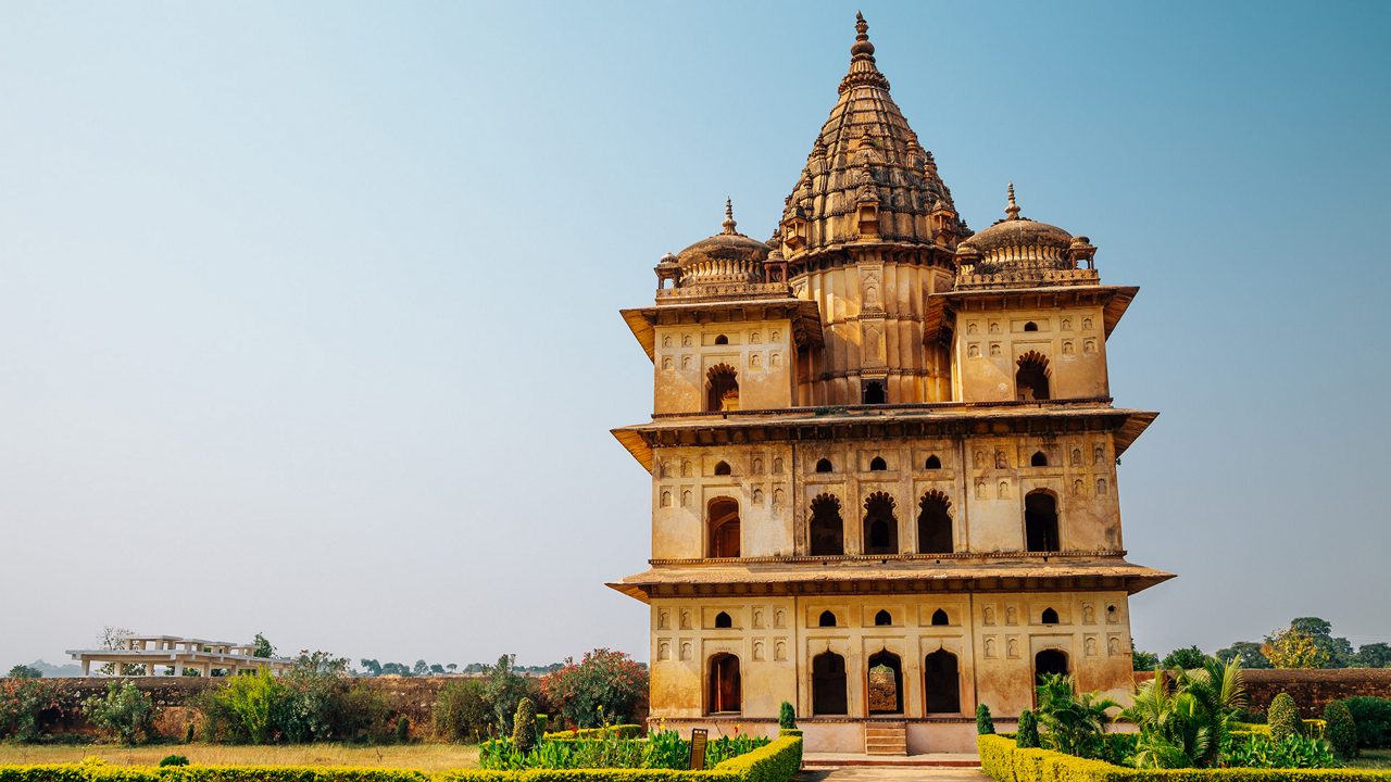 chhatris-orchha1-madhya-pradesh-attr-hero