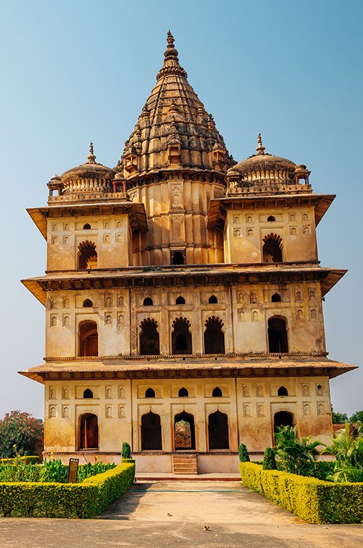 chhatris-orchha1-madhya-pradesh-attr-nearby