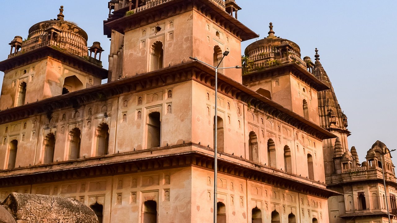 chhatris-orchha2-madhya-pradesh-attr-hero