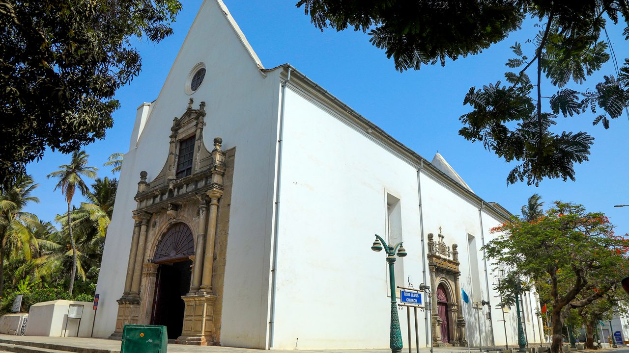 church-of-bom-jesus-daman-2-attr-hero