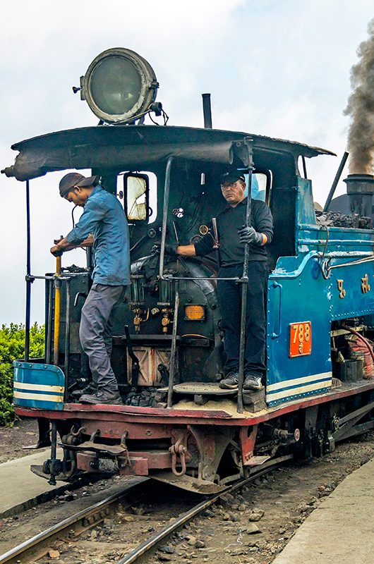 darjeeling-himalayan-railway