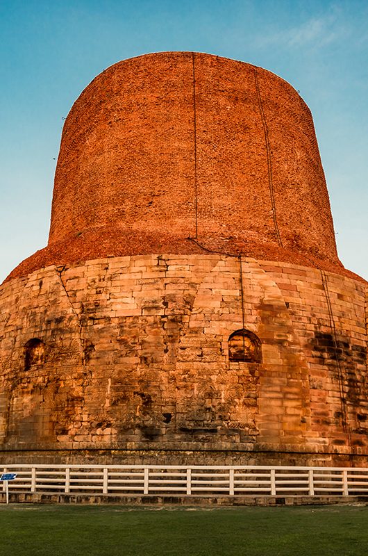 dhamek-stupa-attr-nearby