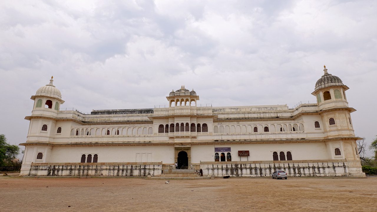 fateh-prakash-palace-museum-chittorgarh