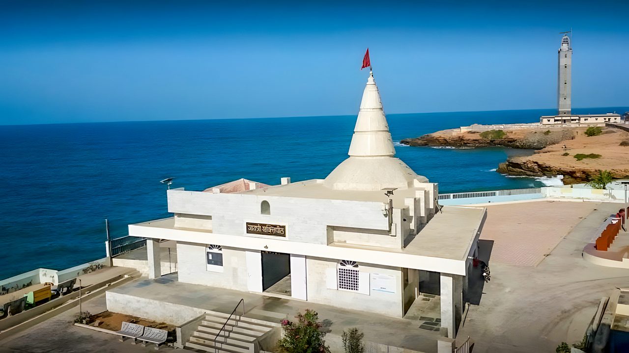 gayatri-temple-dwarka-gujarat-hero