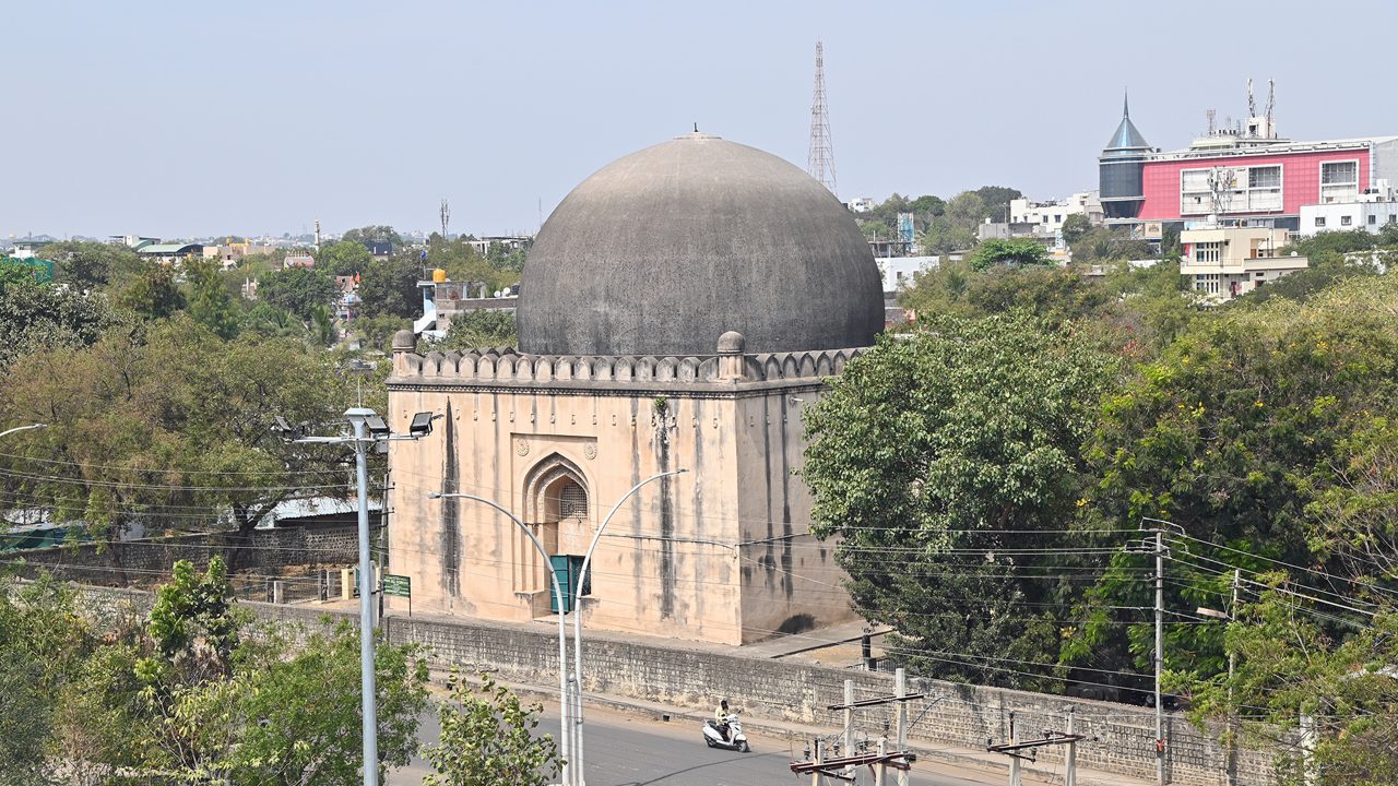 government-museum-gulbarga-karnataka-attr-hero